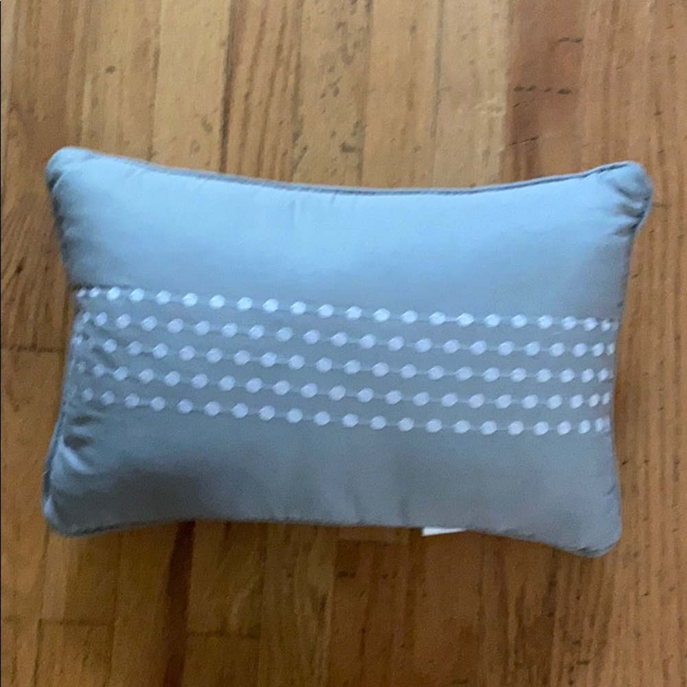 Throw pillow